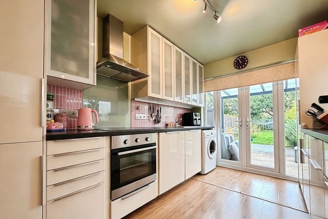 146 Beechcroft Road, Swindon photo 2