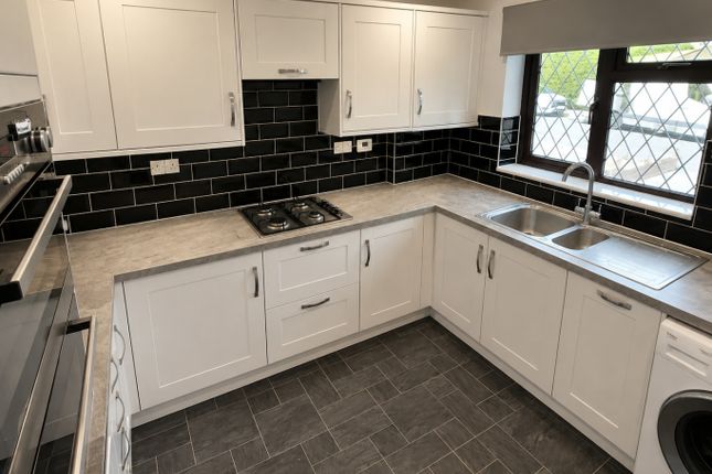 61 Tameton Close, Luton, Bedfordshire photo 4