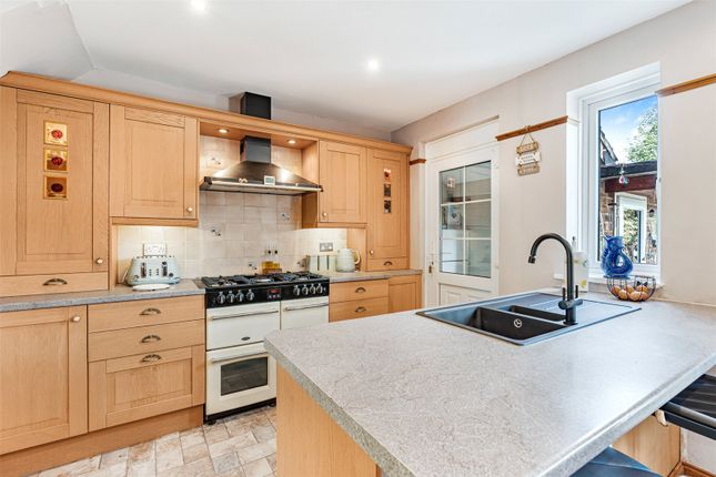 10, Blackthorn Close, Hertfordshire photo 4