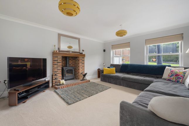25 Tile Kiln Hill, Canterbury photo 2