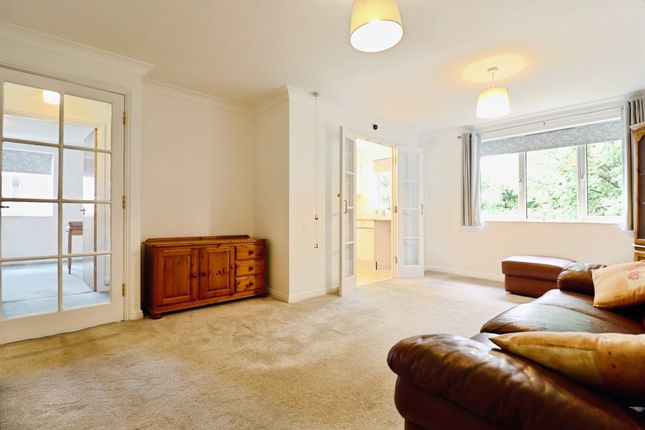 Flat 35, Glendower Court, Velindre Road, Cardiff photo 2