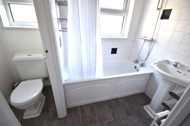 24, Welbeck Road, London photo 4