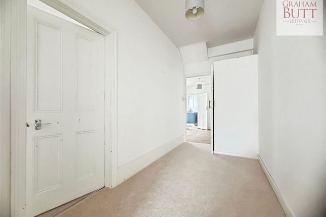 60,, Northcourt Road, West Sussex photo 2