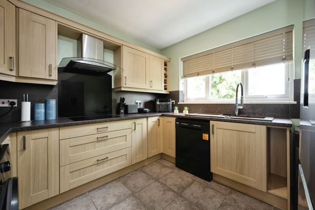 8, Shaldon Court, Bedfordshire photo 2