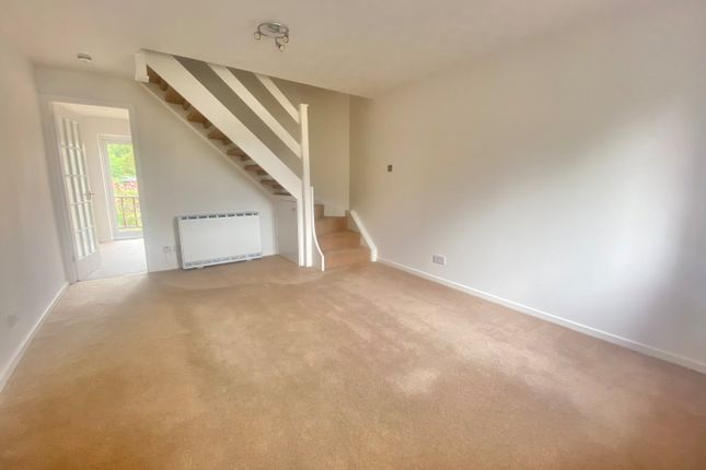 36, Washford Glen, Oxfordshire photo 2