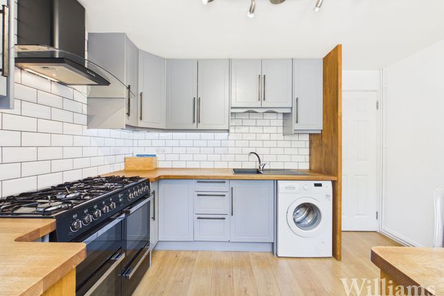 26 Ash Close, Aylesbury photo 3