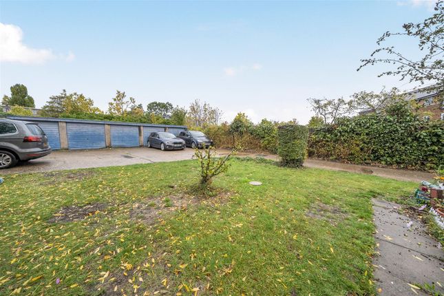 53 Llanover Road, Wembley photo 3