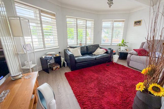 19, Flowers Way, Jaywick Village photo 3