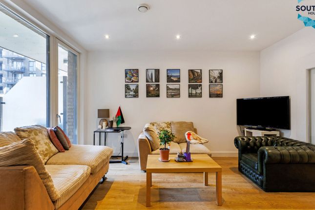 4 Nicholson Square, London photo 4