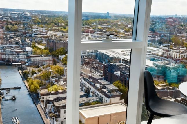 Apartment 171, Carrara Tower, London photo 3