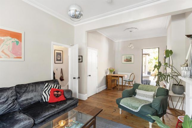 9, Dayton Grove, London photo 4