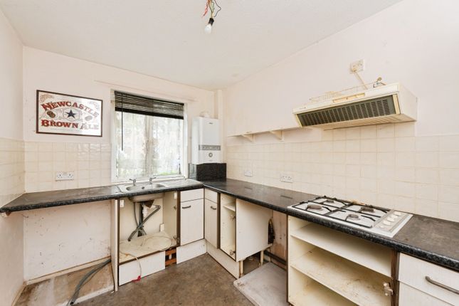2, Chichester Close, Hampton photo 4