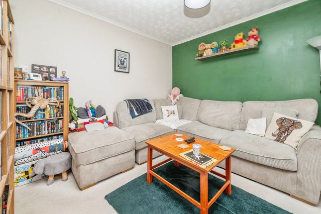 28, Amhurst Gardens, Great Yarmouth photo 4