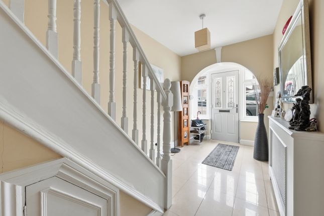 44, Alder Grove, London photo 2