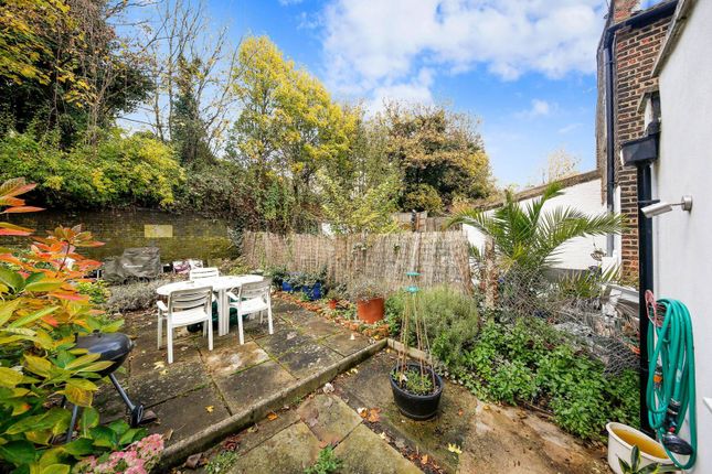 Terraced house for sale in St Thomas's Road, Finsbury Park, London