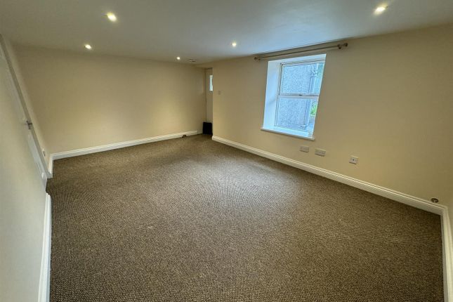 Flat to rent in Ranelagh Road, St. Austell