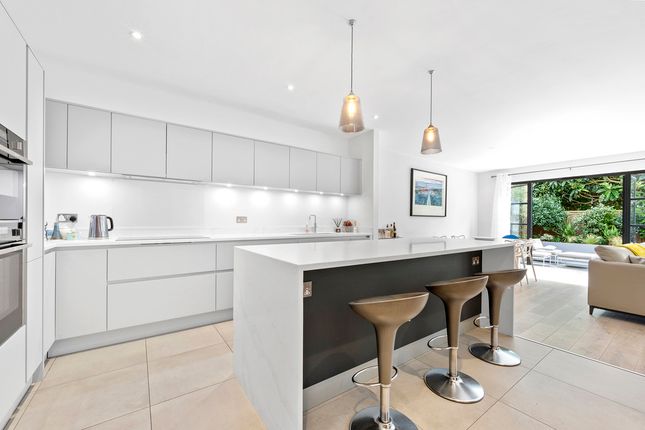 The Coach House, 3a Copse Hill, London photo 2