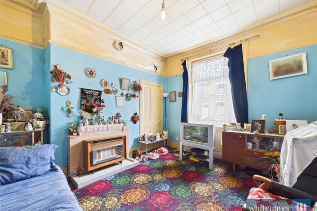 33, Carlisle Terrace, West Yorkshire photo 2