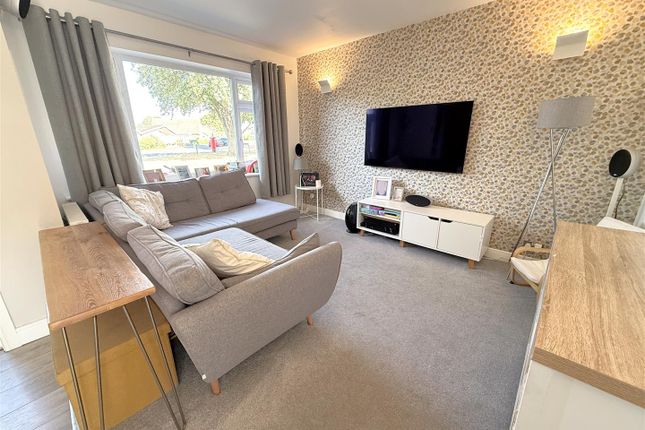 28, Bowbridge Gardens, Bottesford photo 3