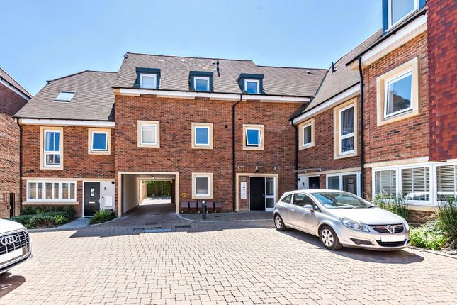 1 bed flat for sale in Bridgewater House, Cottonwood Close, Farnborough BR6