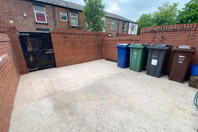 7, William Street, Radcliffe photo 2