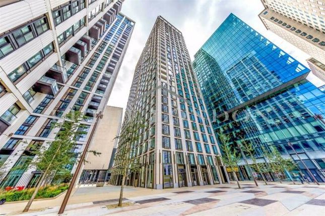 Flat for sale in Southbank Place, South Bank
