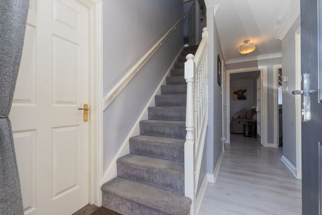 1 Craig Place, Carluke photo 3