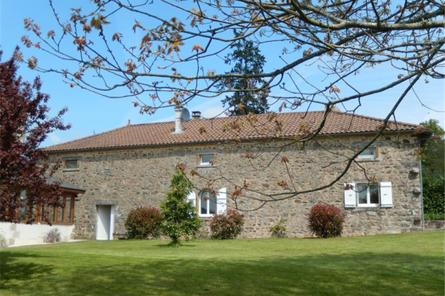 Country house for sale in Lesterps, Charente, Nouvelle-Aquitaine, France