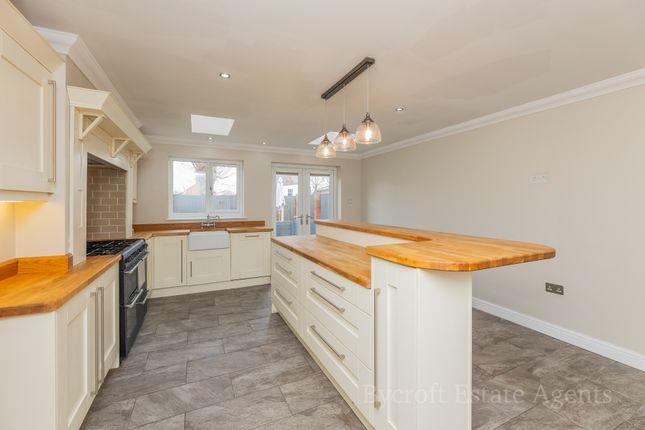 52, East Anglian Way, Great Yarmouth photo 4
