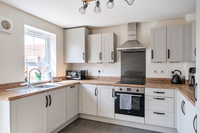 8, Middle Leaze, Bristol photo 3