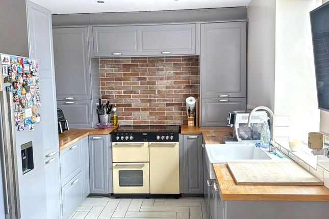 11, Wordsworth Crescent, Gateshead photo 3
