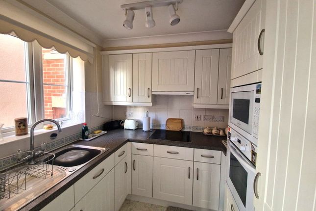 Pegasus Court, 88,5, Salterton Road, Exmouth photo 4