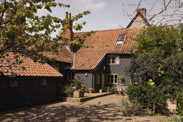 Link-detached house for sale in The Old Forge, Hacheston, Suffolk
