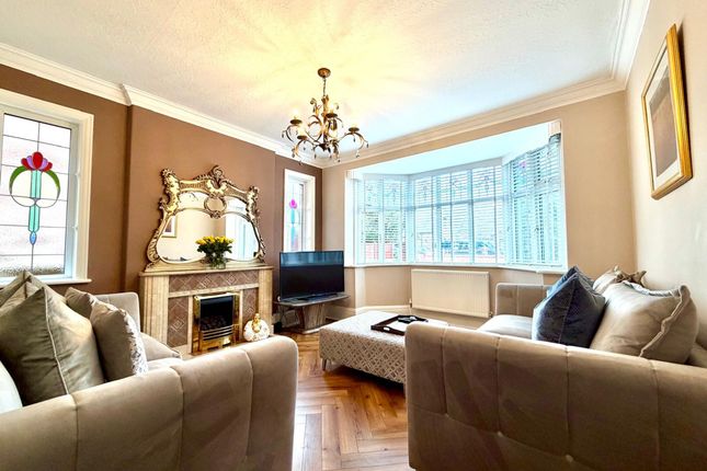 4 Everard Road, Southport photo 3
