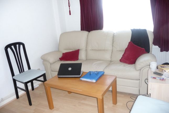 Flat for sale in Noble Corner, Great West Road, Hounslow