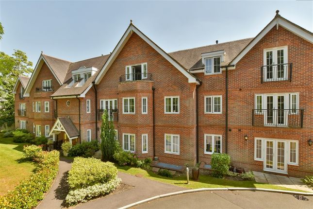 2-bed flat on Reigate Road, Reigate, £380,000