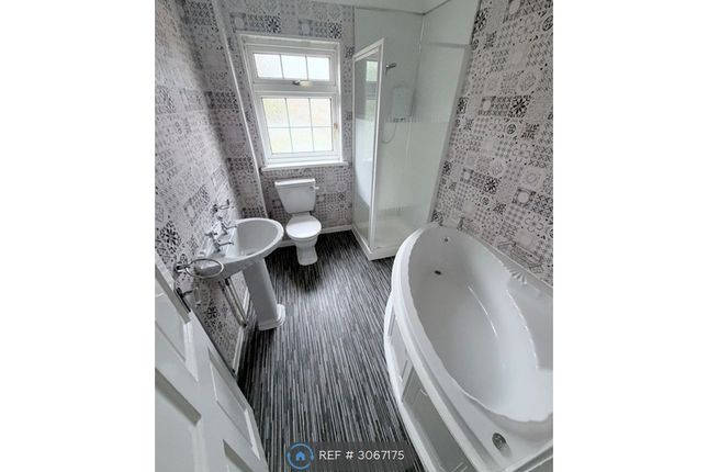 Phoenix Place, Newton Aycliffe photo 5