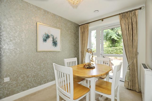 5 The Oaks, Cedar Avenue, Stoke-On-Trent photo 4
