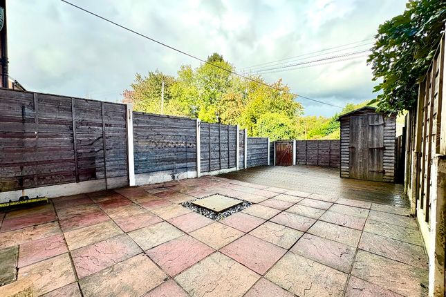 28 Railway Street, Bolton photo 4