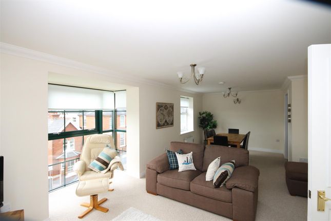 Apartment 6, Raleigh House, Cowes photo 3