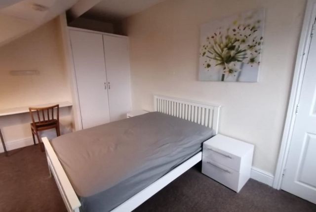Thumbnail Room to rent in Room 2, 23 Holly Road, Retford