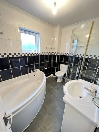 6 Roveley Court, Milton Keynes photo 4