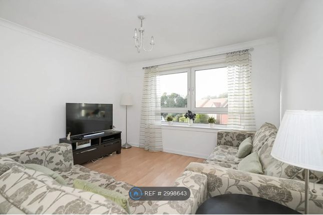 Flat, North Gyle Grove, Edinburgh photo 2