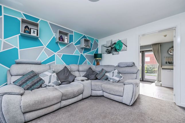 9, Tib Meadow Close, ILKESTON photo 3