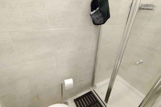 5, Perimeade Road, Greenford photo 5