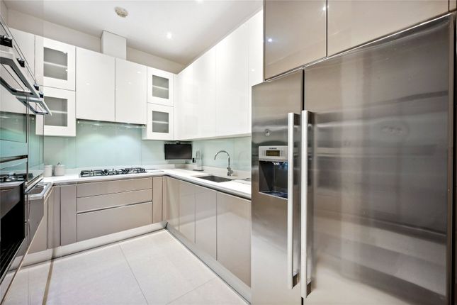 Flat to rent in Park Lane, Mayfair