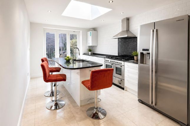 156, Colchester Road, London photo 4