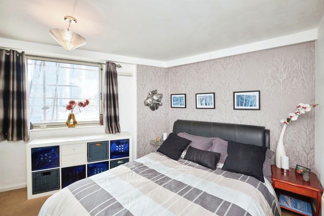 Flat for sale in Old Snow Hill, Birmingham