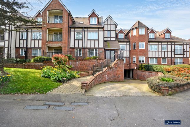 1-bed flat on Flat 11, Emerson House, Hornchurch, £270,000