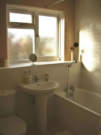 5 Hindhead Close, UXBRIDGE photo 4